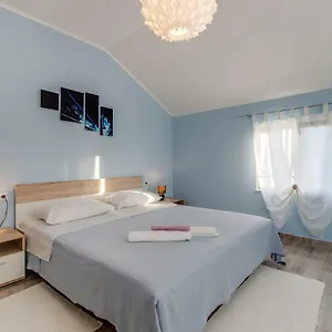 Leon & Rent A Quad Apartman Mali Losinj